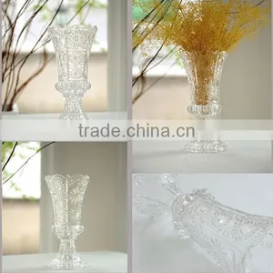 Elegant and Crystal Glass Vase thumbnail-1