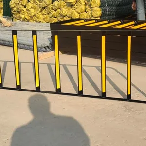 Crash-Tested Municipal Guardrail With 12-Gauge Corrugated Rail, 6ft Post Spacing, Hot-Dip Galvanized thumbnail-5