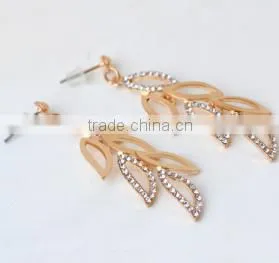 Leaf Shaped Gold Drop Earring, Hot Sale All Types of Earrings thumbnail-2
