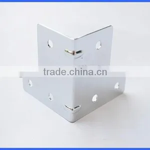 Large 8 Holes Corner Bracket With Strengthening Ribs thumbnail-2