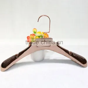 Wholesale Electric Clothes Plastic Hanger for Coat thumbnail-4
