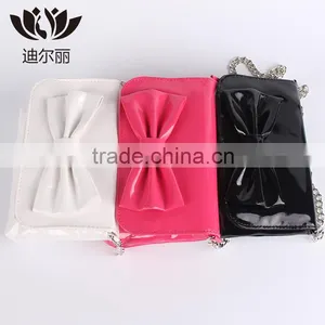 Hot Selling Crossbody pu Bag With 3d Flowers on Flap thumbnail-5