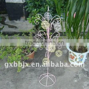 Pink Wire Hanging Rack thumbnail-1