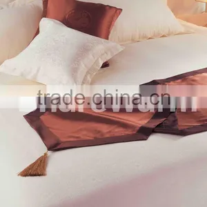 100% Cotton Jacquard Design Hotel Bedding Set thumbnail-1