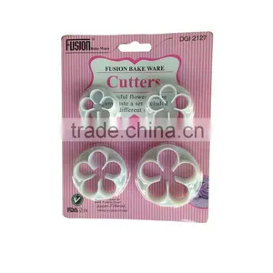 Kitchen Accessoried Cute Flower Shaped Cookie Cake Cutter thumbnail-1