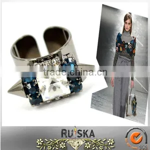 Big Beautiful Crystal Two Spikes Fashion Ring Design thumbnail-1