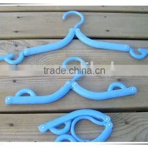 Folding Hanger thumbnail-1