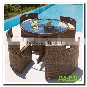 Round Table And Chair Como Garden Furniture Set thumbnail-1