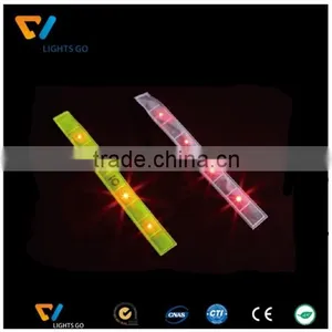 Dongguan New Version Reflective Slap Wrap Wrist Band and Safety LED Reflective Armbands thumbnail-1