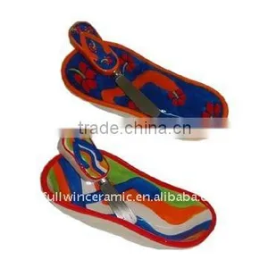 Handpainted Dolomite Slippers Bowl W/spreader thumbnail-1