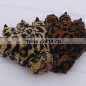 Lady Leopard Bear's Paw Winter Glove for Cosplay thumbnail-1