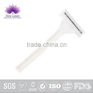 Triple Blade Disposabler Razor Pivoting Head Razor thumbnail-1