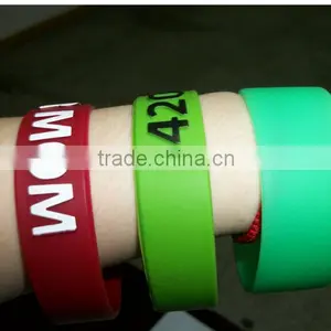 Huizhou City Factory Silicon Bracelets, Promotional Silicon Wristbands,magnetic Bracelet for Unisex thumbnail-3