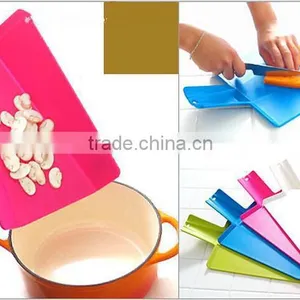 KH Fully Stocked Easy Use Flexible Cutting Board thumbnail-3