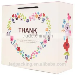 Friendly Gift Packaging Bag,Fashion Paper Gift Bag thumbnail-2