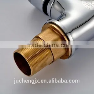 Kitchen Faucet thumbnail-2