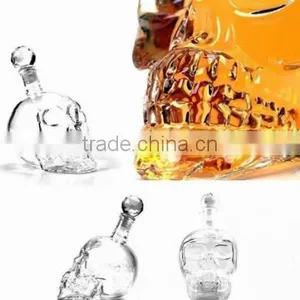Haonai Wholesale 750ml 1000ml Glass Vodka Whisky Wine Skull Bottles With Stopper thumbnail-2