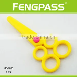 S5-1038 4.5 Inch Plastic Handle Cute Scissors thumbnail-1