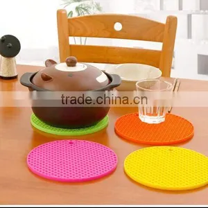 Creative Kitchen Silicone Table Mat, Insulation Pads, Pot Pad, Waterproof Non-slip Cup Mat thumbnail-1