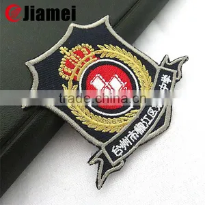 China Personalized Design Custom University Embroidery Patch for Student Uniform thumbnail-1