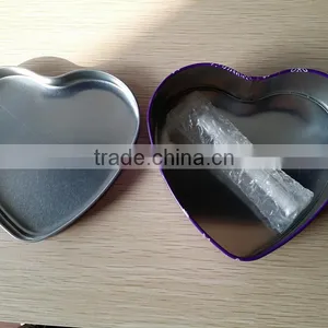 Heart Tin Candy Box thumbnail-2