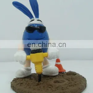 M&M Figurine thumbnail-1