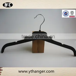 Black Anti-slip Velvet Hanger Best for Dress thumbnail-1