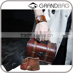 Man High Fashion Spacial Shape Snap Button Genuine Waxy Leather Bracelet For Men thumbnail-1