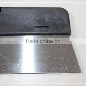 Carbon Steel Scraper With PC Handle thumbnail-3