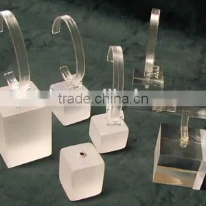 2015 Hot Design and Wonderful Watch Stands thumbnail-3