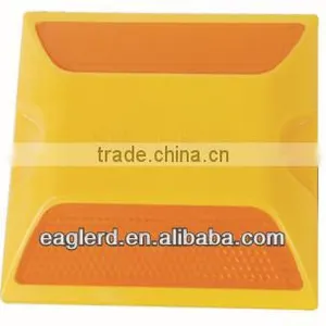 Yellow Plastic Road Stud With Double Reflectors thumbnail-1