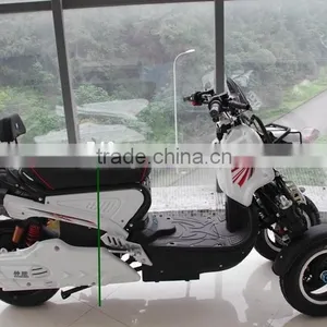 Three Wheels Reverse Scooter thumbnail-1