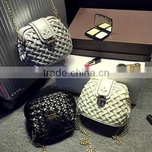 DY0133 Europea Retro Fashion Knitted Leather Chain Mini Bag thumbnail-3