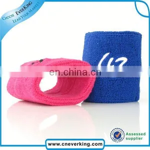 Custom Cheap Cotton Embroidery Arm Sweatband Factory Wholesale thumbnail-1