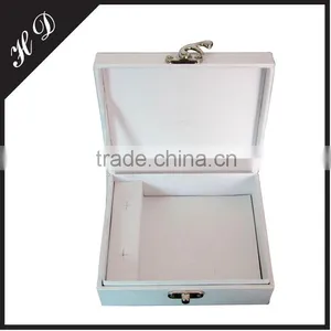 Luxury Wedding Gift Box Packaging thumbnail-1