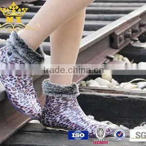 Good Price and Quality Pvc Rain Boots From China thumbnail-1