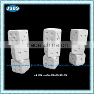 Dice Sculpture thumbnail-1
