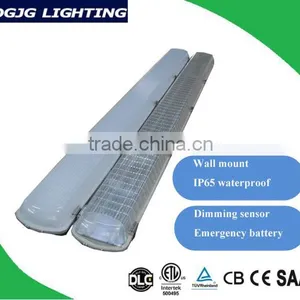 PC Housing Clear Lens Surface Mount With EBBU Function IP65 Vapor Tight Light thumbnail-2