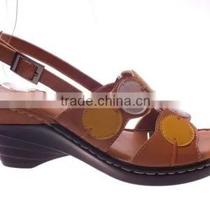 Ladies New Fashionable Sandals With Low Heel Comfortable Sole thumbnail-1