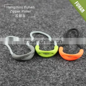 Popular Hollowed-out Circle Design Custom PVC TPU Zipper Pullers thumbnail-3