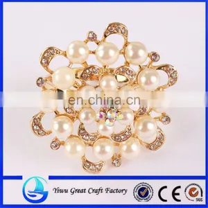 Wholesale Rhinestone Imitation Pearl Brooch for Wedding Invitation Bridal Rhinestone Brooch Crystal Brooch Pearl Wedding Bouquet thumbnail-1