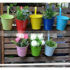 Wholesale Home Decorative Outdoor Garden Metal Plastic Planter Hanging Flower Pots With Detachable Hook thumbnail-5