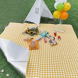 Wholesale Waterproof Picnic Blanket - 200x200cm Oversize Plush Mat With Aluminum Layer - Foldable & Lightweight (0.95kg) thumbnail-1