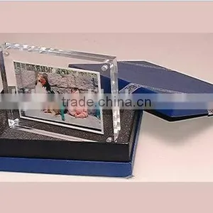 High Quality Transparent Acrylic/pmma Block Frame With Magnet thumbnail-1
