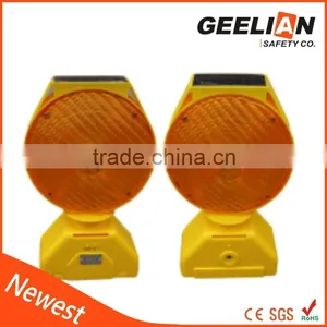 Solar Amber Warning Traffic Cones Barricades Lamp thumbnail-1