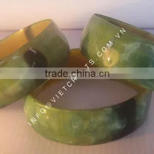 Green Dried Color Horn Bangle 2cm Wide thumbnail-1
