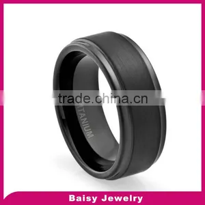 China Popular Customized Titanium Rings for Men Jewelry thumbnail-2
