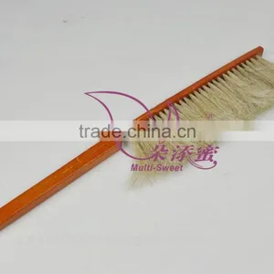 Wooden Handle Horse Hair Honey Bee Brush for Beekeeping thumbnail-1