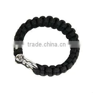 Outdoor Camping Survival Paracord Bracelet thumbnail-1