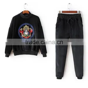Runwaylover EY2359B New Fashion 2017 Ladies Sport Suits , Women Embroidery Hoodie And Casual Pants thumbnail-1